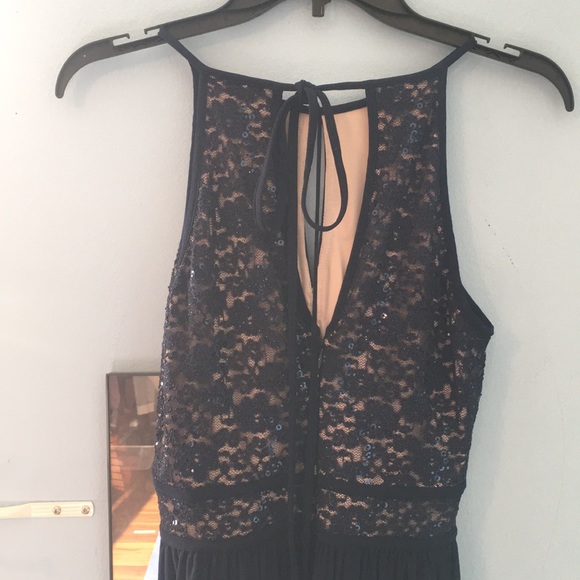 PROM DRESS!! - Picture 4 of 6